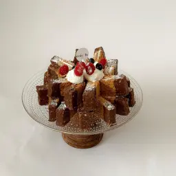 Pyramid-shaped Millefeuille